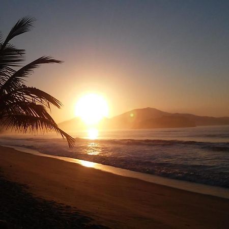 Chale No Condominio Verde Mar Na Praia Da Cocanha Caraguatatuba Luaran gambar
